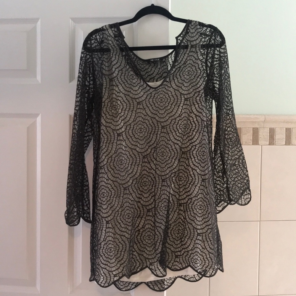 Nic + Zoe L Black lace dress and lining